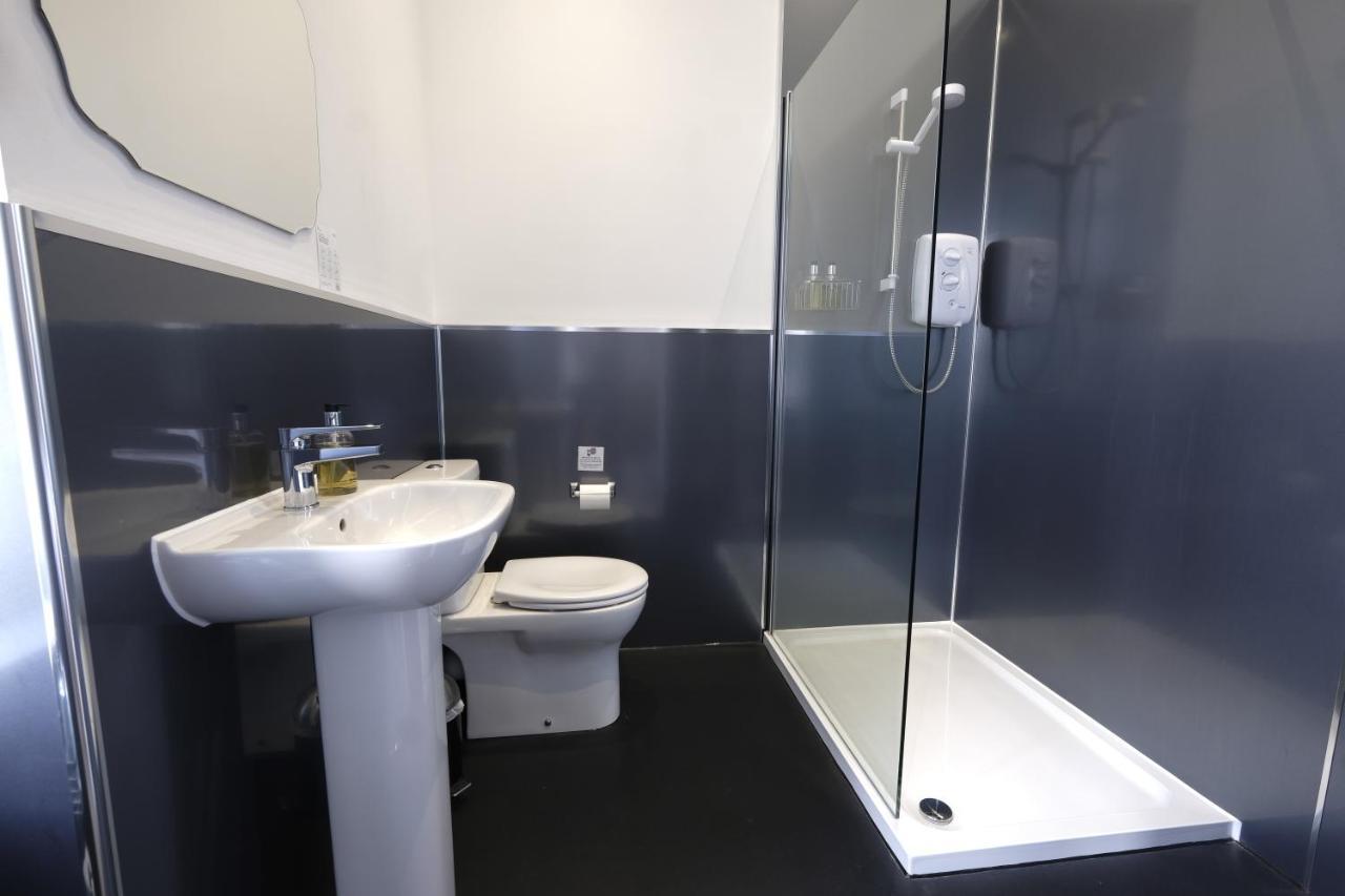 Heathcliff House B&B Exclusively For Adults Free Large Carpark Торки Екстериор снимка