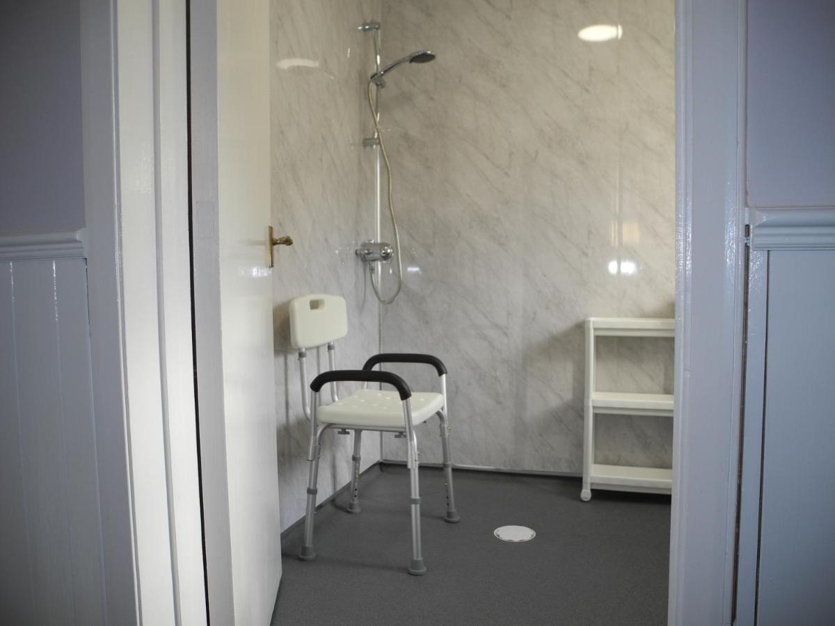 Heathcliff House B&B Exclusively For Adults Free Large Carpark Торки Екстериор снимка