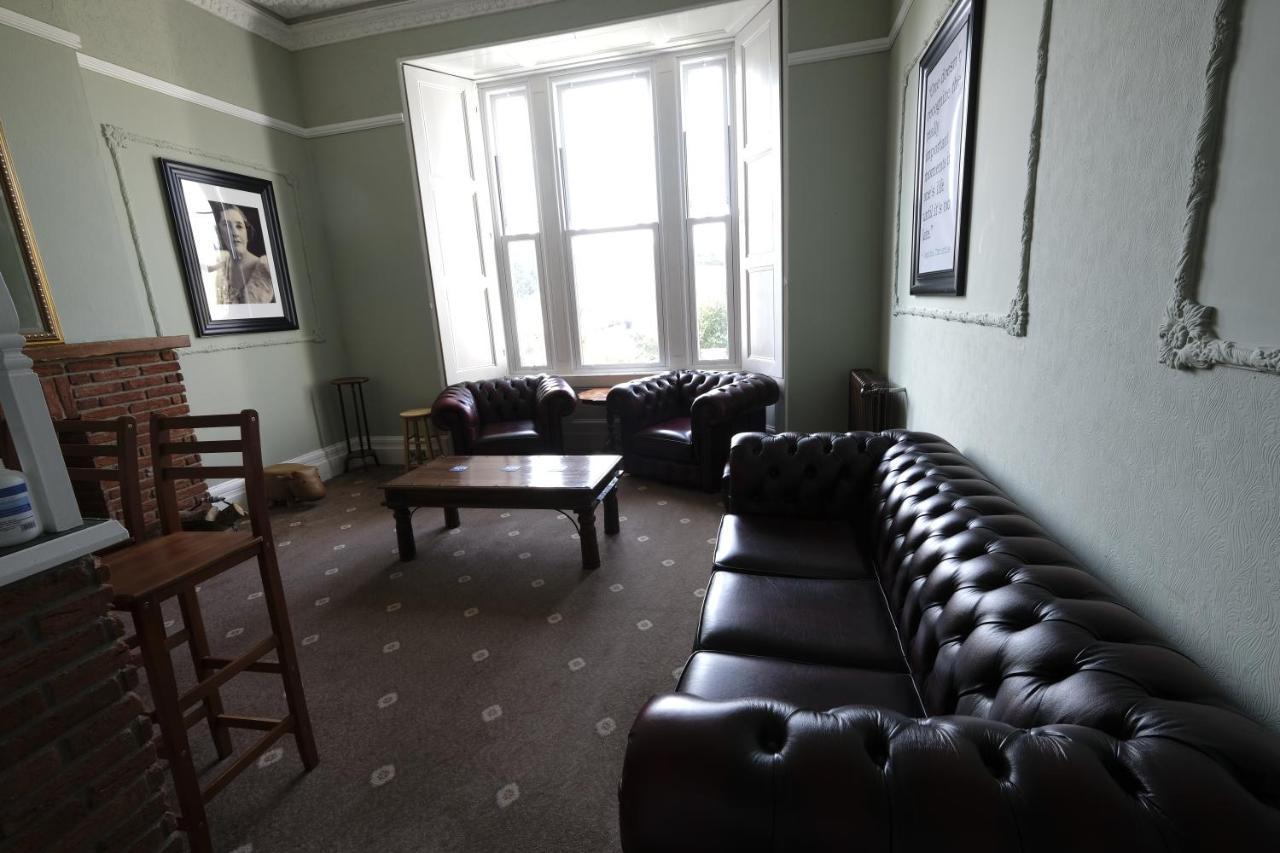 Heathcliff House B&B Exclusively For Adults Free Large Carpark Торки Екстериор снимка