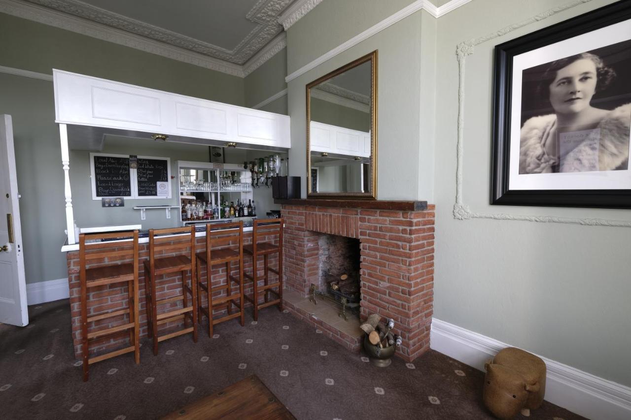 Heathcliff House B&B Exclusively For Adults Free Large Carpark Торки Екстериор снимка