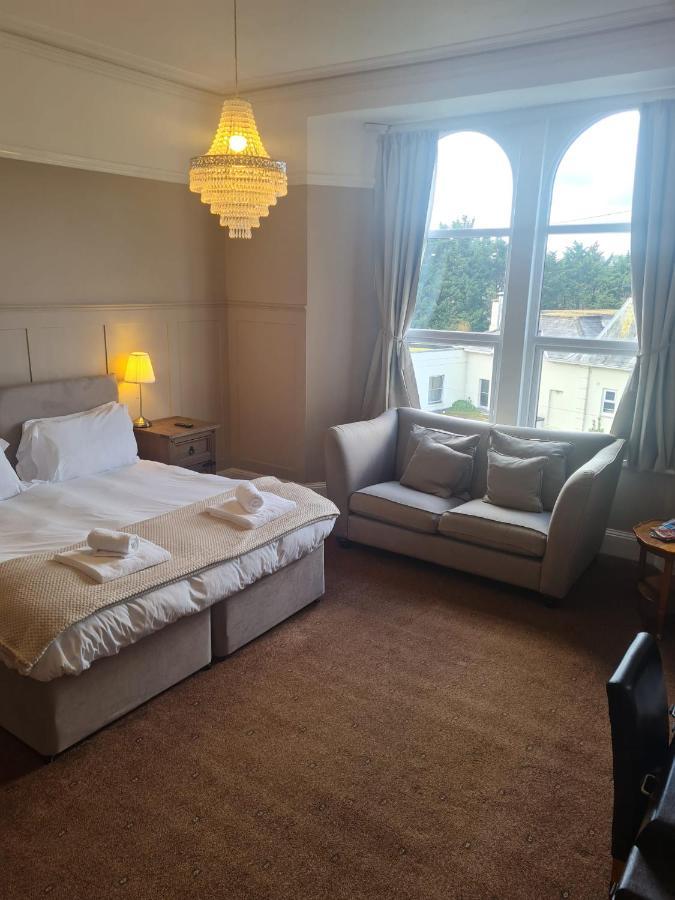Heathcliff House B&B Exclusively For Adults Free Large Carpark Торки Екстериор снимка