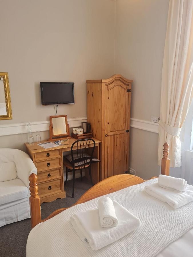 Heathcliff House B&B Exclusively For Adults Free Large Carpark Торки Екстериор снимка