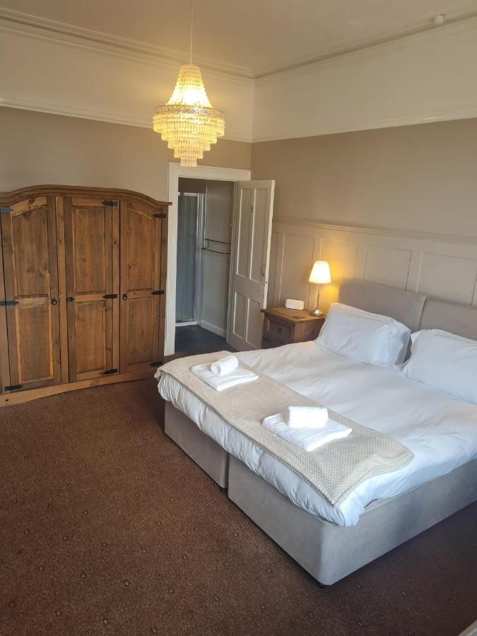 Heathcliff House B&B Exclusively For Adults Free Large Carpark Торки Екстериор снимка