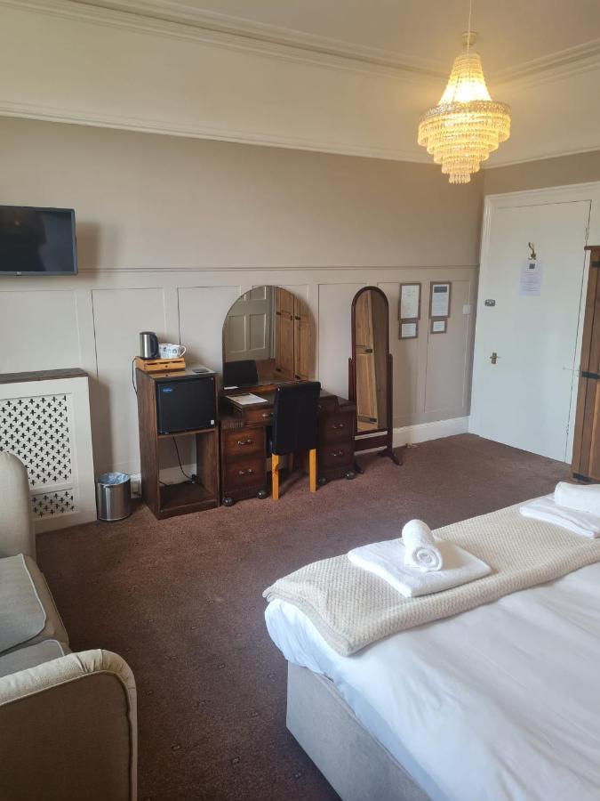 Heathcliff House B&B Exclusively For Adults Free Large Carpark Торки Екстериор снимка