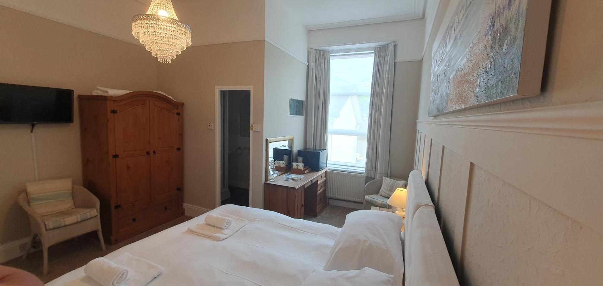 Heathcliff House B&B Exclusively For Adults Free Large Carpark Торки Екстериор снимка