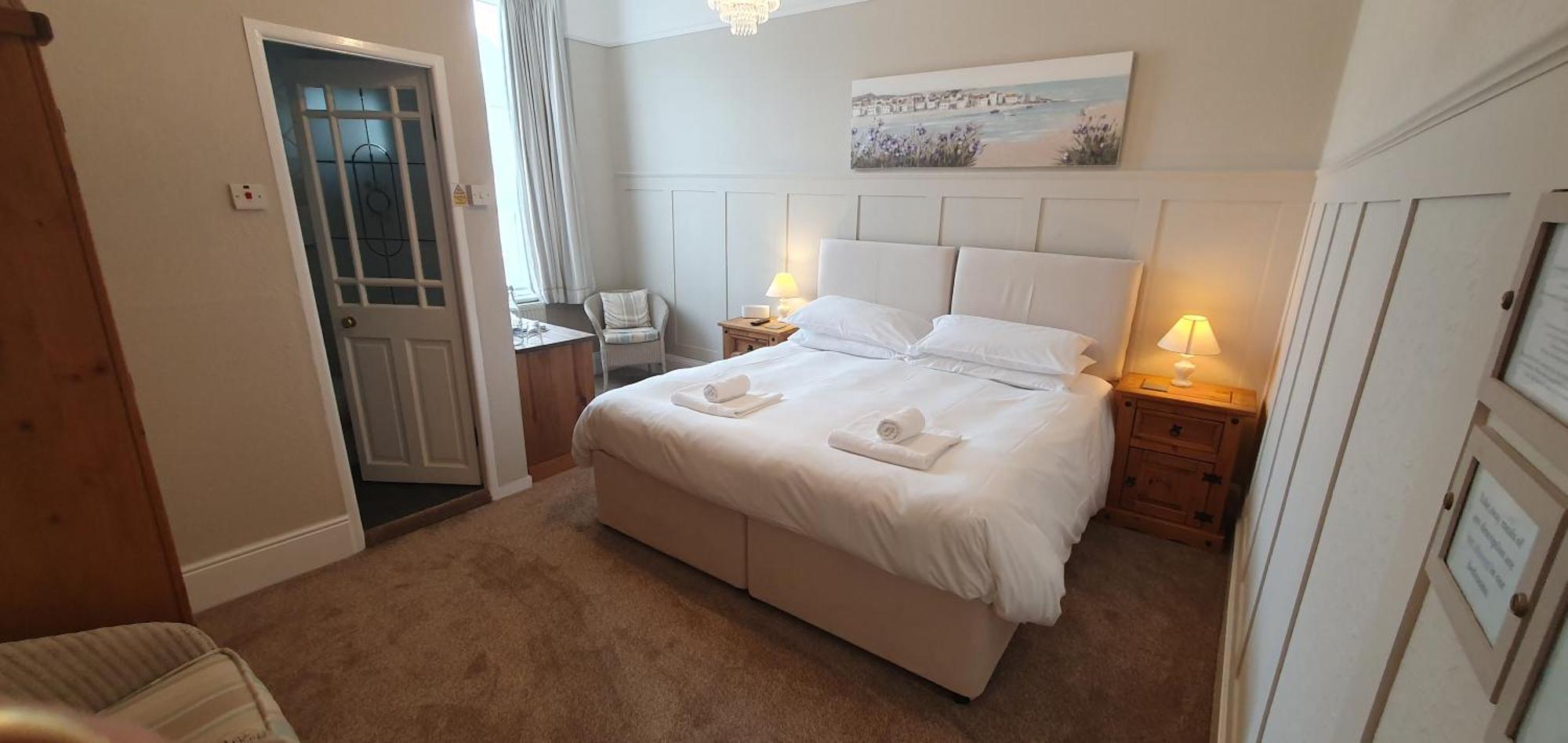 Heathcliff House B&B Exclusively For Adults Free Large Carpark Торки Екстериор снимка
