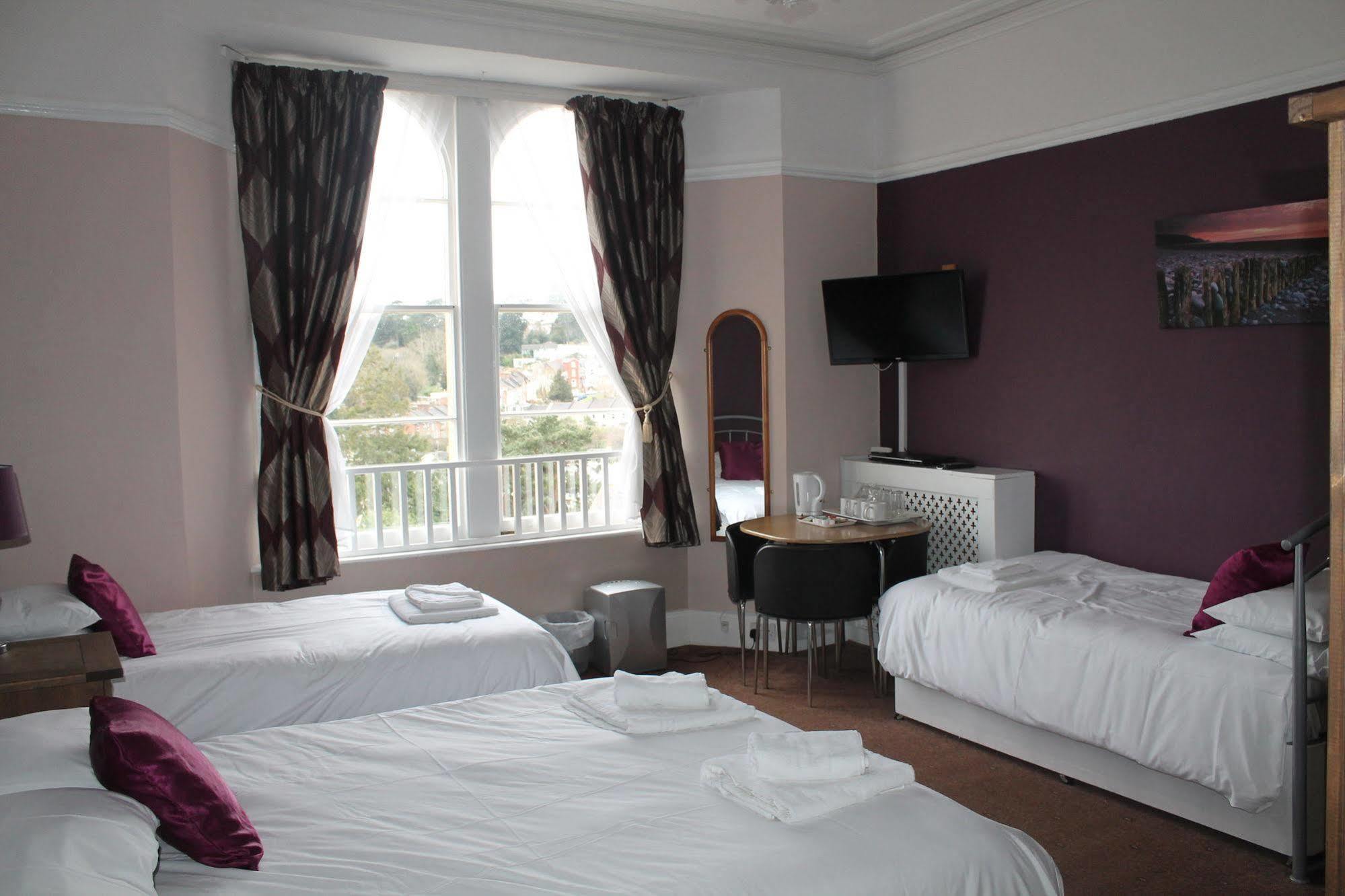 Heathcliff House B&B Exclusively For Adults Free Large Carpark Торки Екстериор снимка